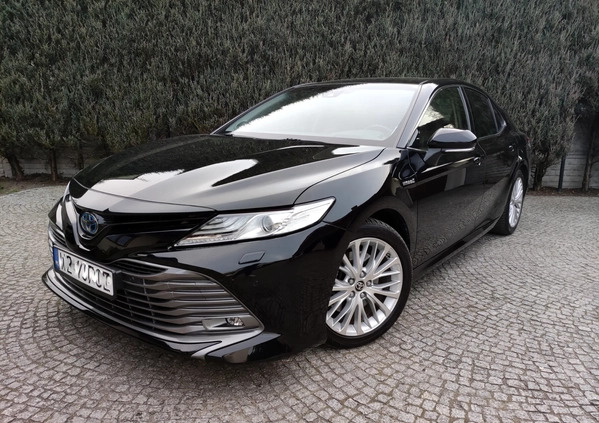 Toyota Camry cena 119900 przebieg: 115000, rok produkcji 2020 z Sławno małe 137